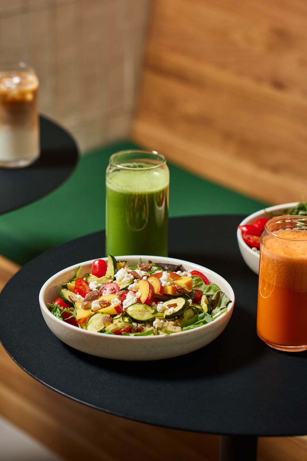 Stefan and Merel were missing a place where they could enjoy healthy, tasty food, so they decided to create it themselves